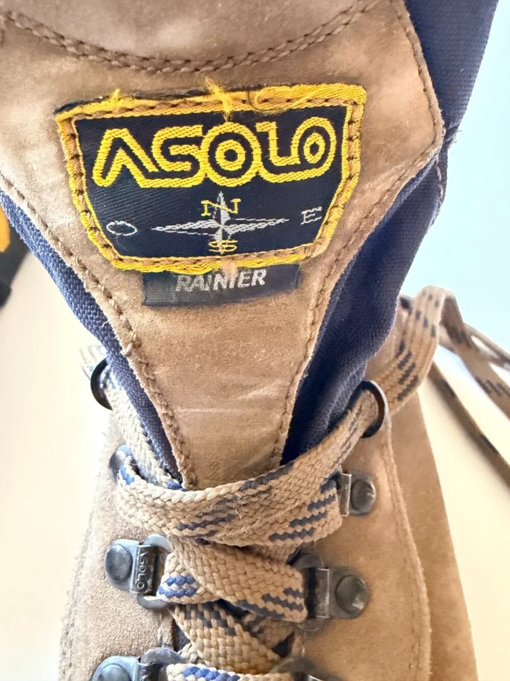 Asolo Rainier Suede Hiking Boots Women’s 7 Vibram Sole + Superfeet Insoles